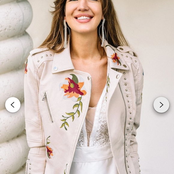 Floral Embroidered Women's Jacket - Picture 2 of 8